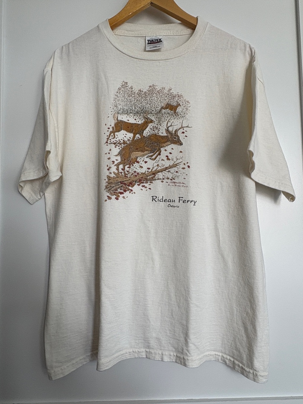 Vintage 90s Tultex Rideau Ferry Ontario Deer Graphic T-Shirt Off White Size L